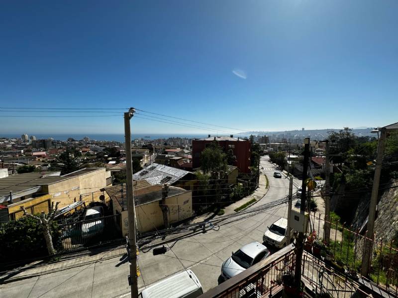 GRAN CASA CON VISTA AL MAR, GREGORIO MARAON...            