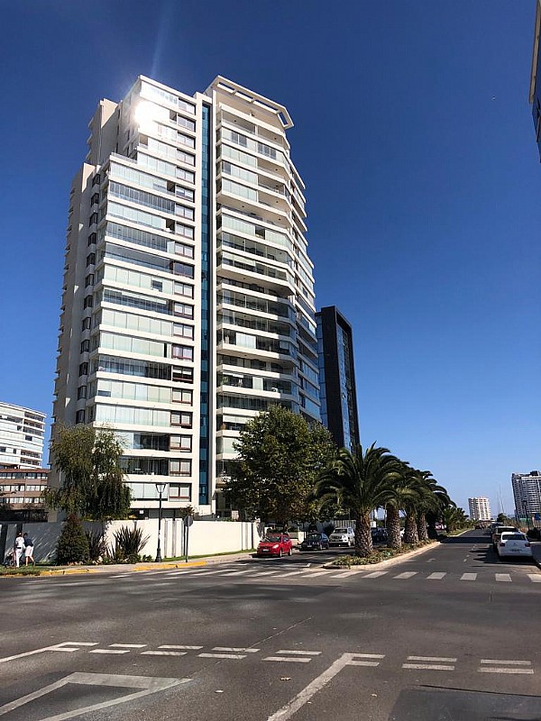 REBAJADO!!! AMPLIO DEPARTAMENTO 4D, 4B + SALA DE ESTAR + 3E...                      